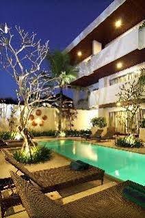 Sunset Mansion Aparthotel 4*